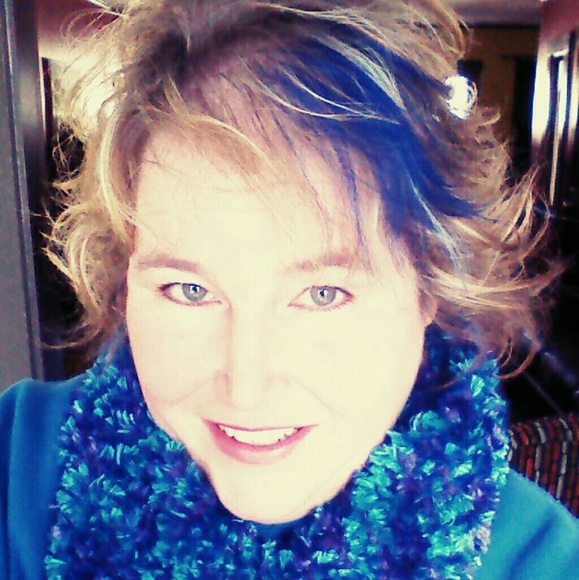 Meet your Posher, Sheila - Picture 1 of 9